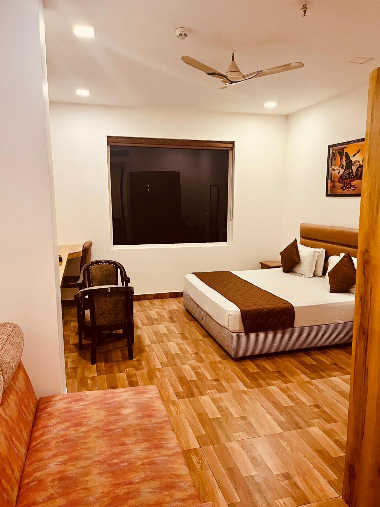 Amora Rooms Dwarka Нью-Дели Экстерьер фото