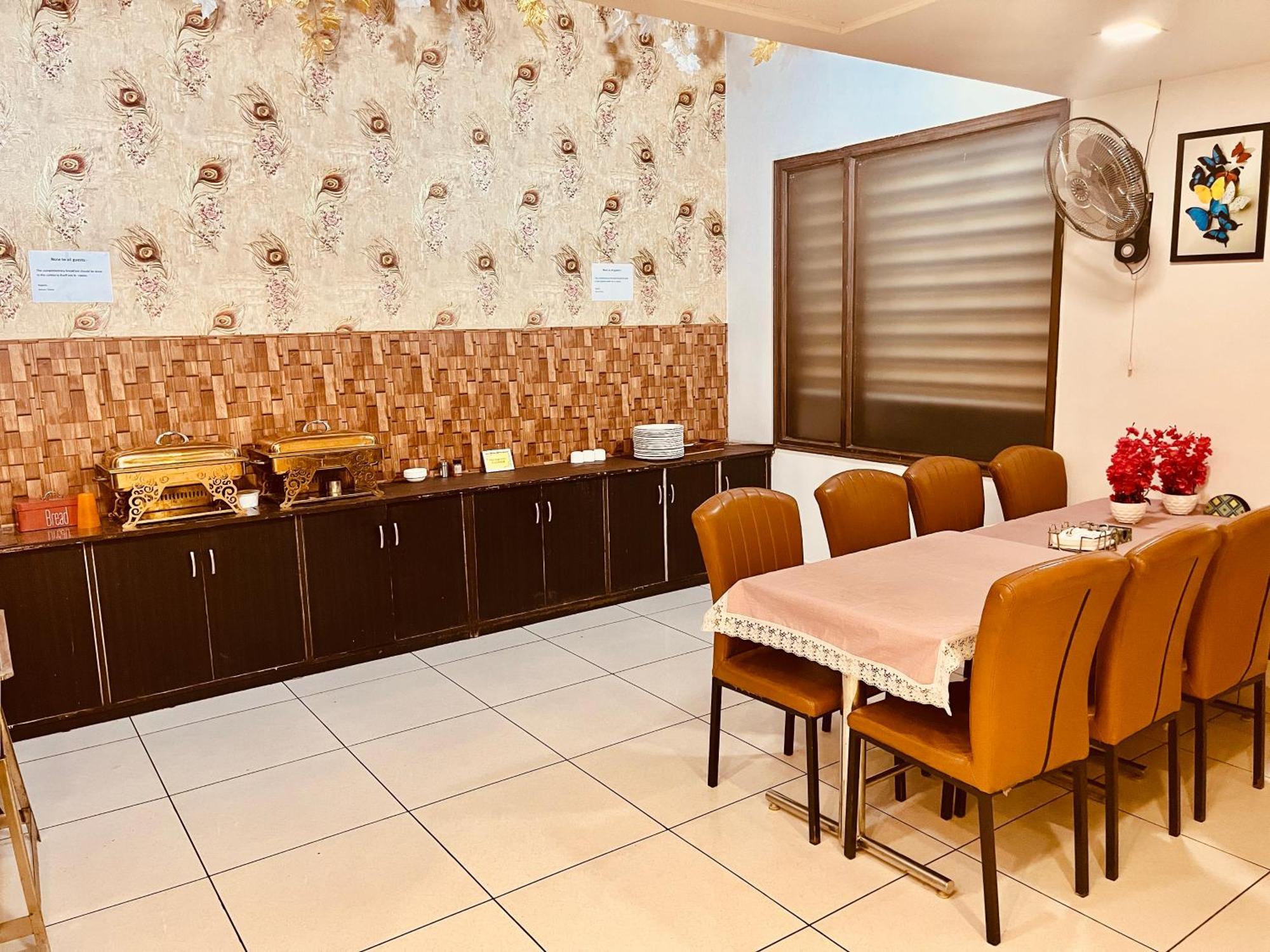 Amora Rooms Dwarka Нью-Дели Экстерьер фото