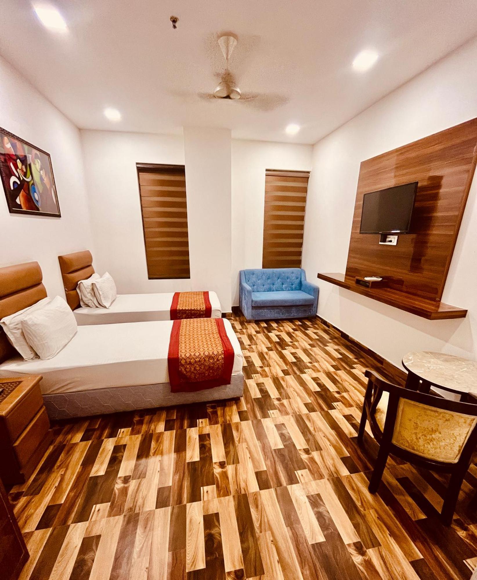 Amora Rooms Dwarka Нью-Дели Экстерьер фото